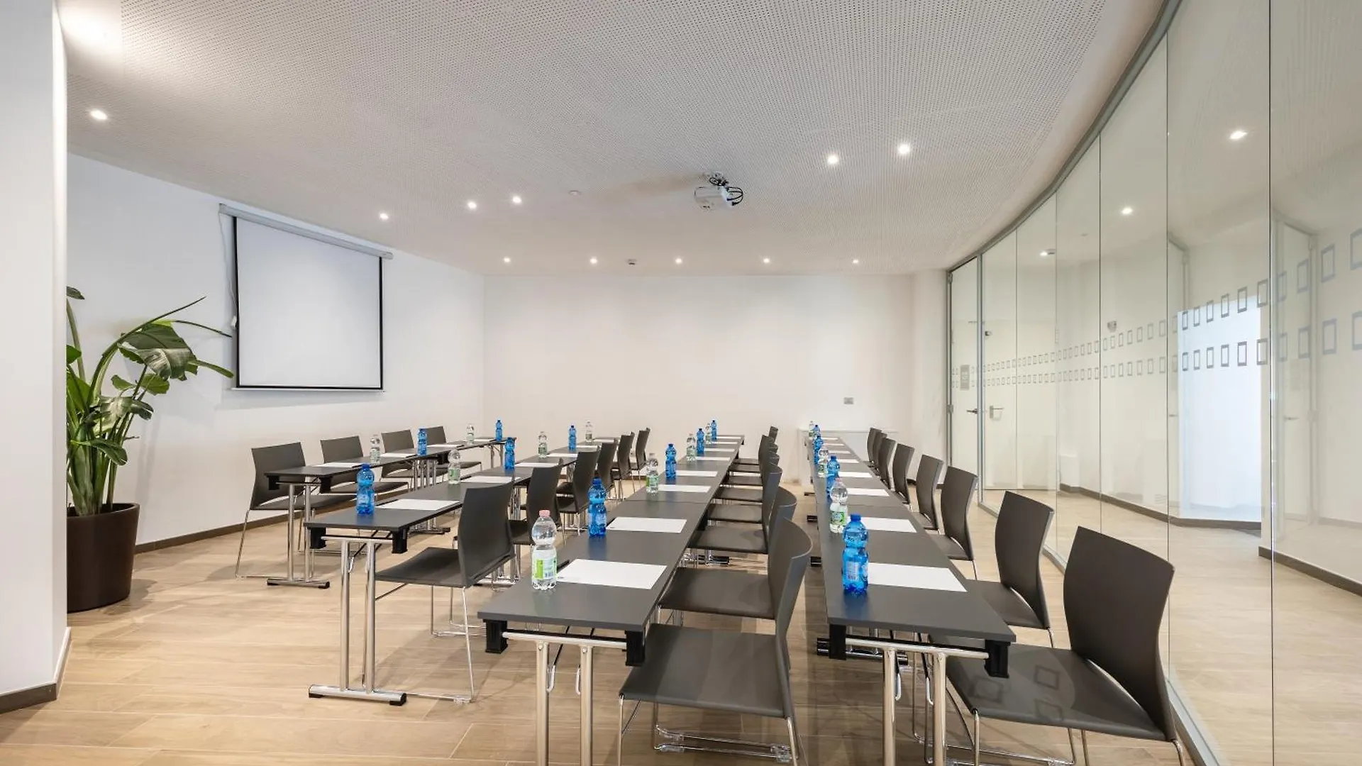 Ih Hotels Milano Centrale 4*, Milan Italy